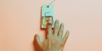 ‘Swipe Bait’ Is Ruining Your Chances of Finding Your Person