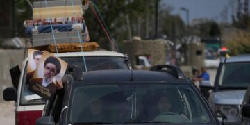 Thousands of displaced Lebanese return as shaky ceasefire takes hold