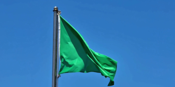 These 5 Green Flags Mean You’re Dating Someone Who Won’t Waste Your Time