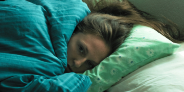 This Common Bedtime Habit Is Horrible for Your Heart