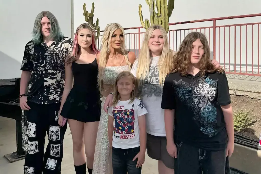 Tori Spelling with her five children.