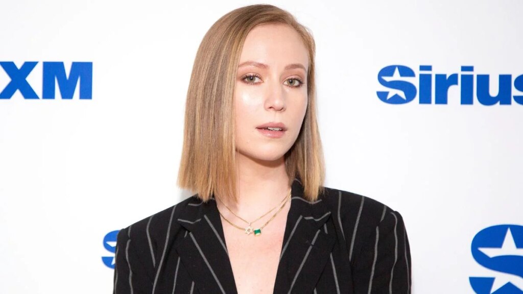 Hannah Einbinder Calls AI Creators ‘Losers’ Who Have Always Wanted to Be Special: ‘They’re Not’