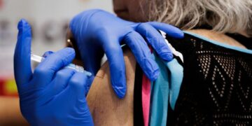 CDC delays publishing report showing covid vaccine benefits