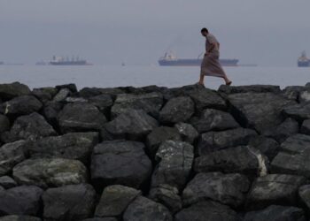 Trump flips the script in the Strait of Hormuz
