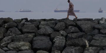 U.S. blockade has turned back six ships leaving Strait of Hormuz