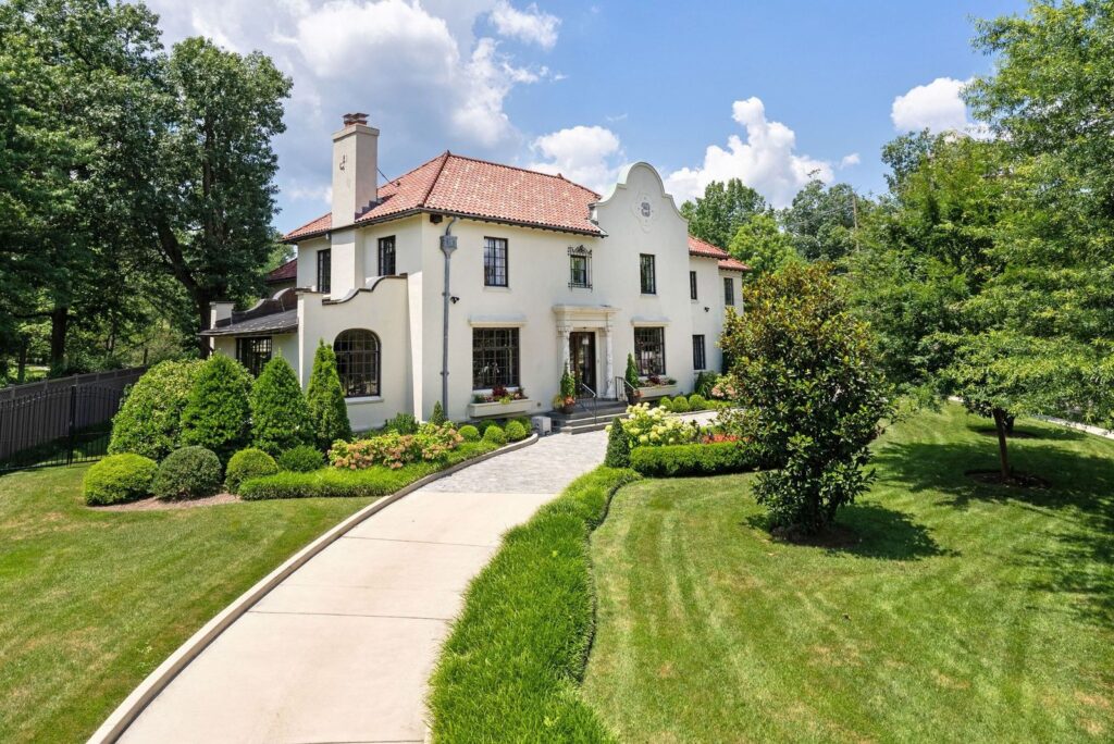 High-end houses still competitive, even as luxury market slips a bit