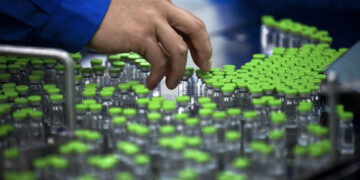 Moderna launches mRNA bird flu vaccine trial after HHS cancels funding