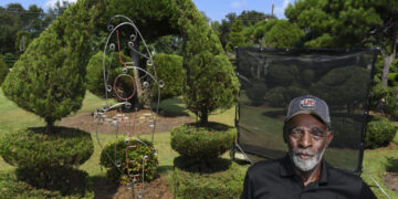 Pearl Fryar dies at 86. The self-taught topiary artist spread a message of love.