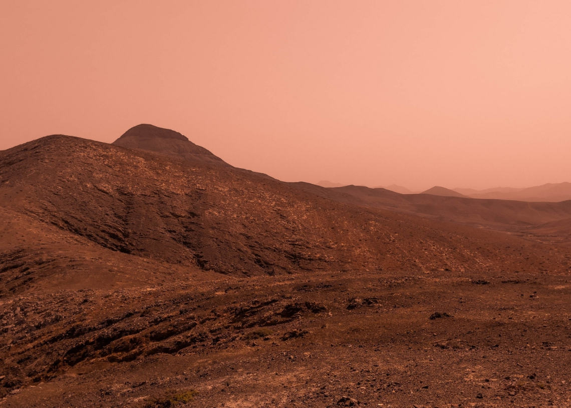 Something Strange Is Slowly Spreading Across Mars, and Scientists Don’t Know What It Is