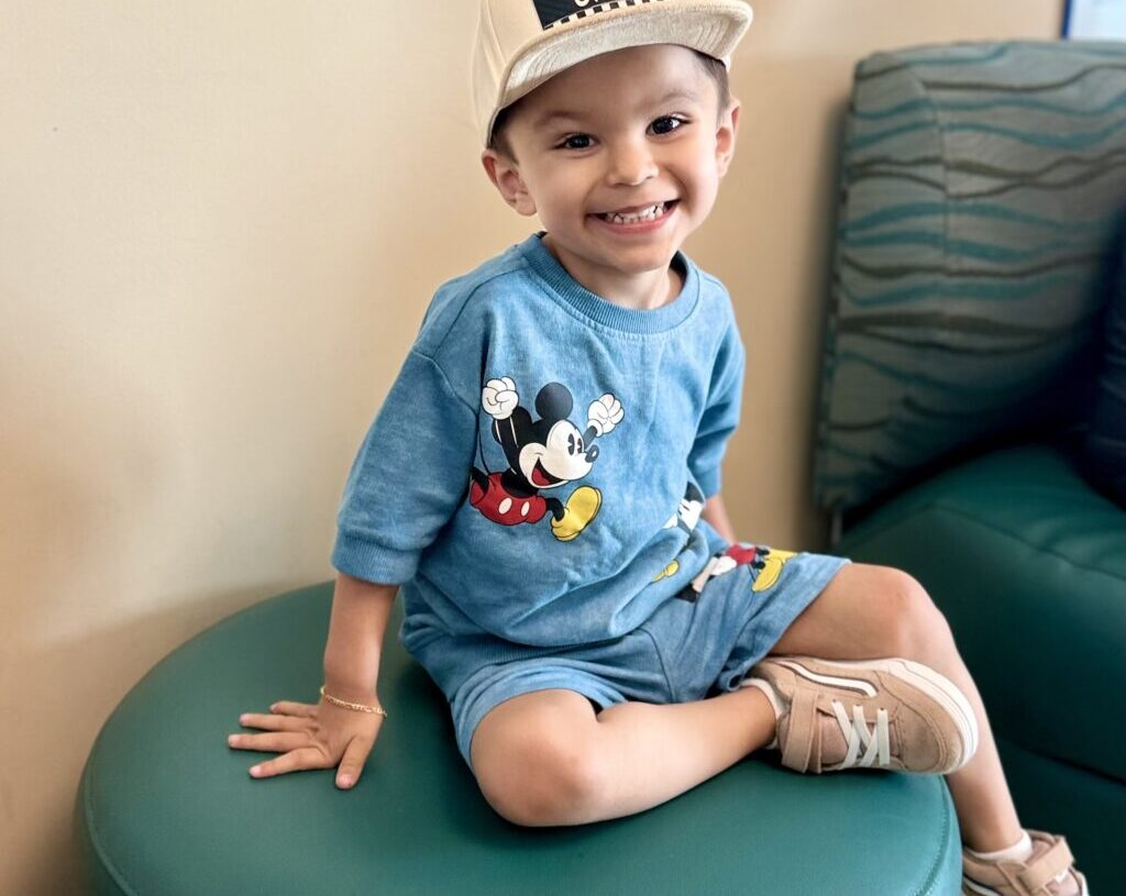 A flight full of strangers celebrated this 2-year-old’s cancer recovery