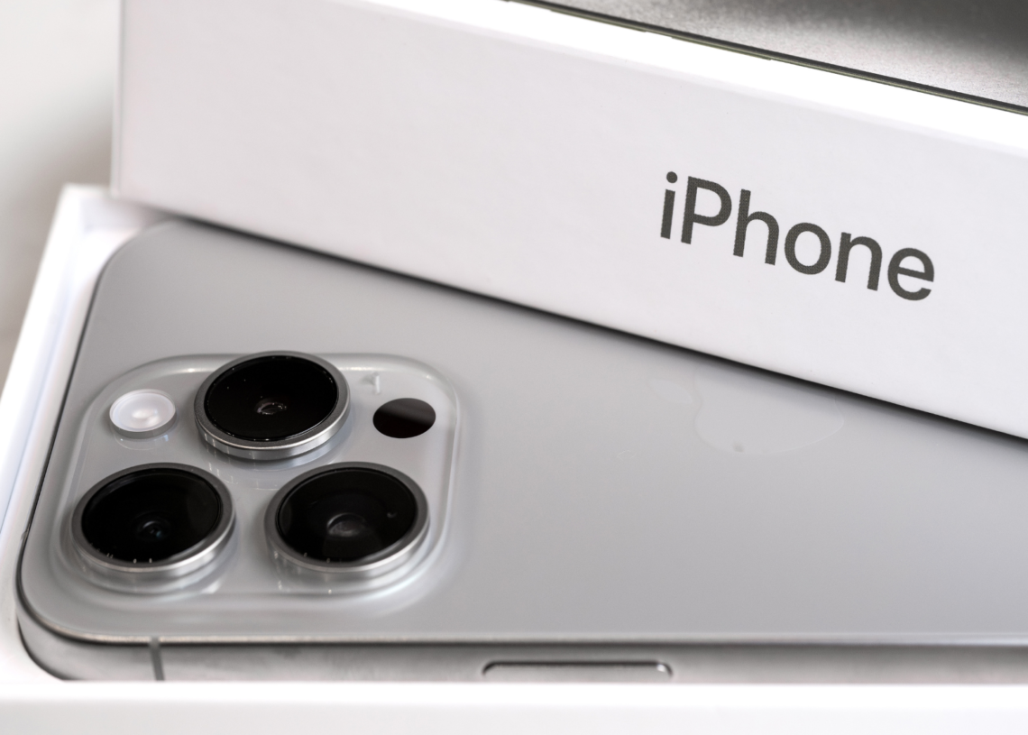 Apple Leaks Reveal Controversial Details and Design of Foldable iPhone Ultra