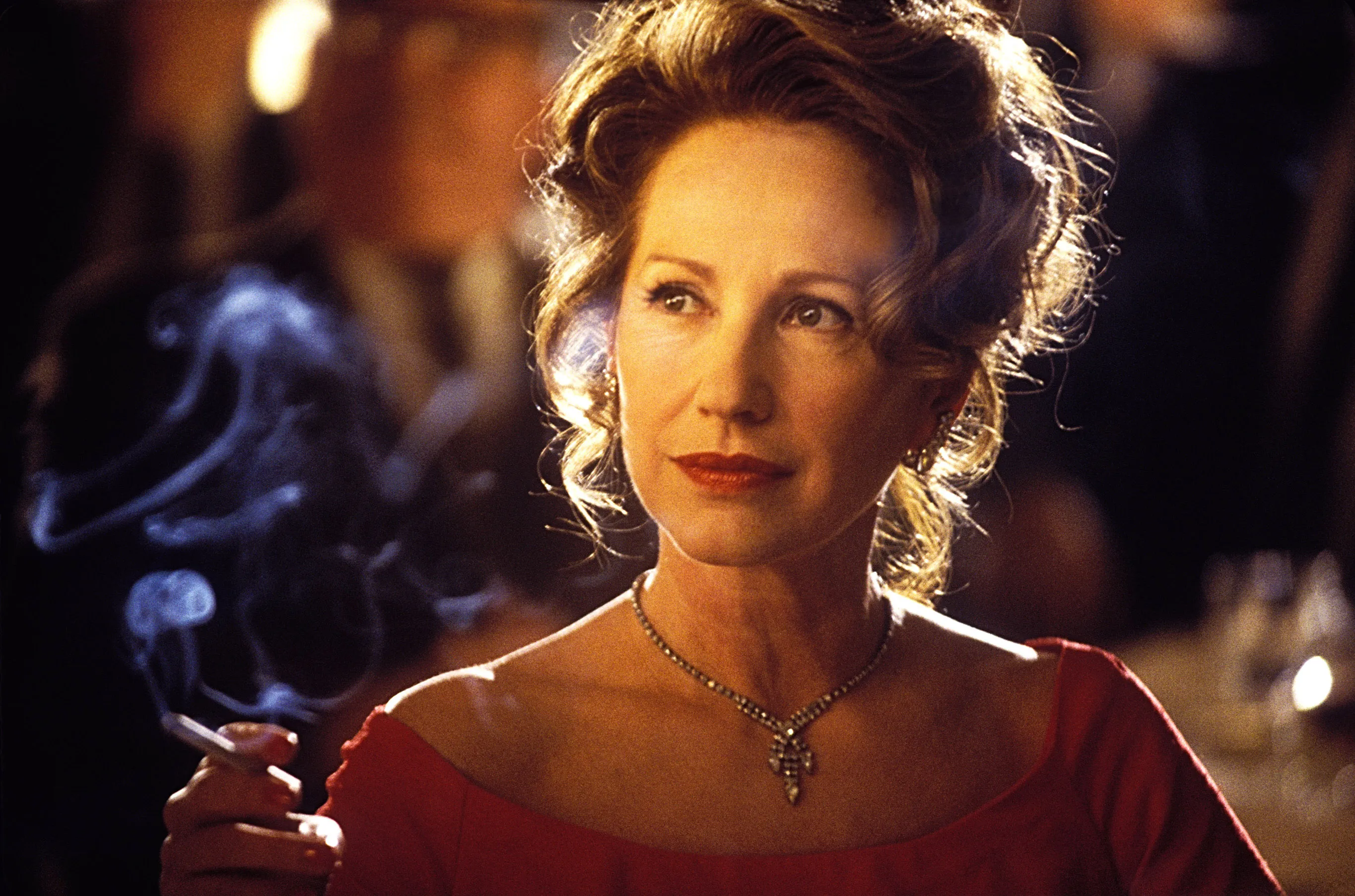 Nathalie Baye as Paula Abagnale in the film 