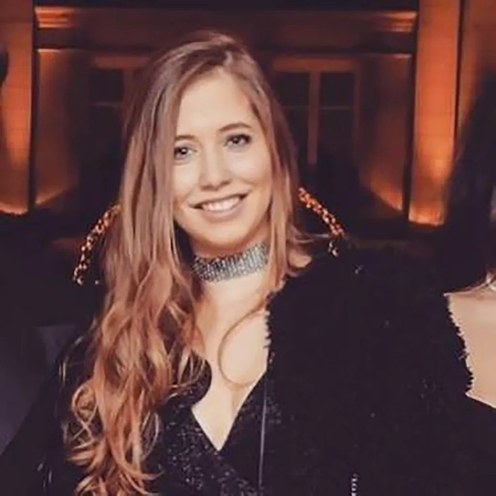 Chiara Jaconis posing in a photo.