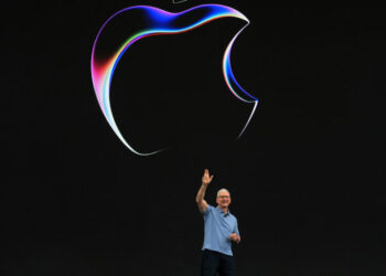 Tim Cook Will Step Down as Apple C.E.O.
