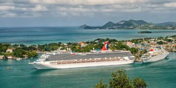 Cruise passengers debate BBQ versus chicken and waffles as new free lunch menu debuts