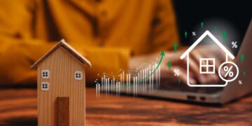 Average US mortgage payment skyrockets to historic new high, now over $2K