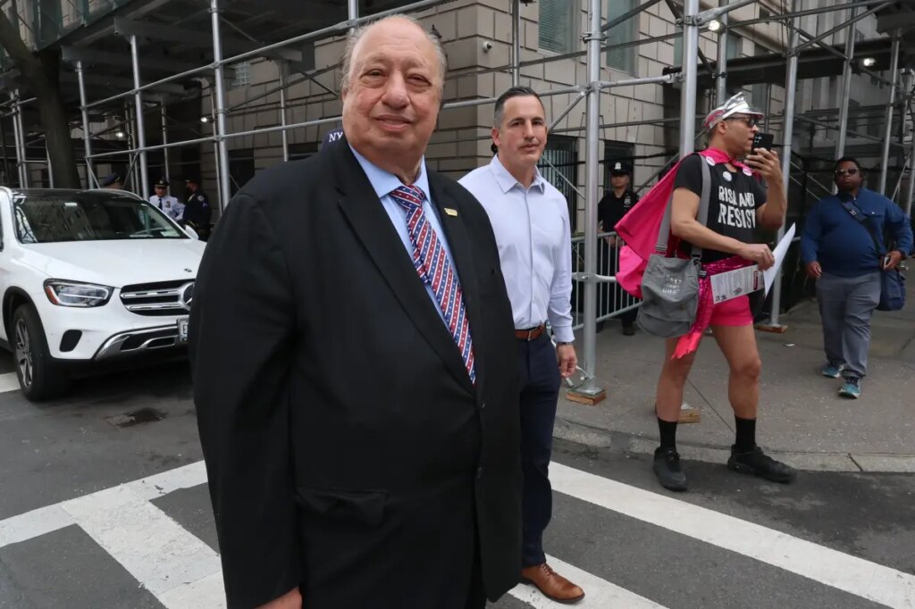 John Catsimatidis looking to go international with beloved radio station