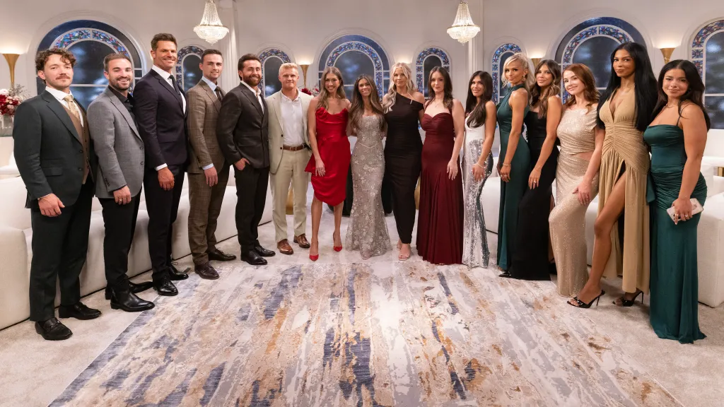 Group photo of the cast of 
