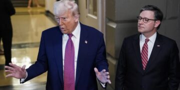 Trump pressures Dems with new strict deadline