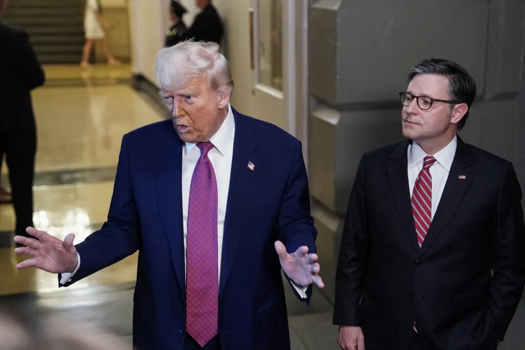 Trump pressures Dems with new strict deadline