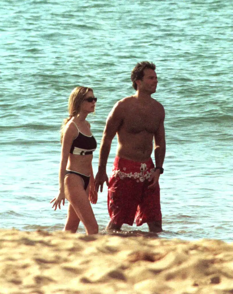 Denise Richards and Patrick Muldoon in the ocean.