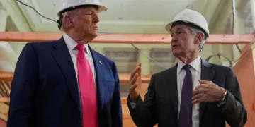 ‘It’s not dropped’: Trump throws Pirro under the bus after she closed Jerome Powell probe