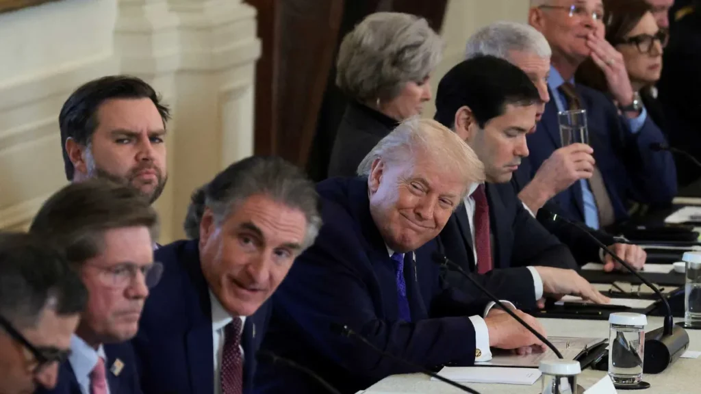 JD Vance ‘sold his soul’ – and voters are abandoning him for Trump favorite: analyst