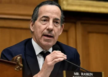 White House loses it as lawmaker demands cognitive test from Trump’s doctor: ‘Stupid!’