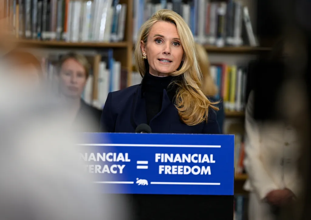 Gavin Newsom’s wife mocked for babbling lecture on Trump’s firings of women