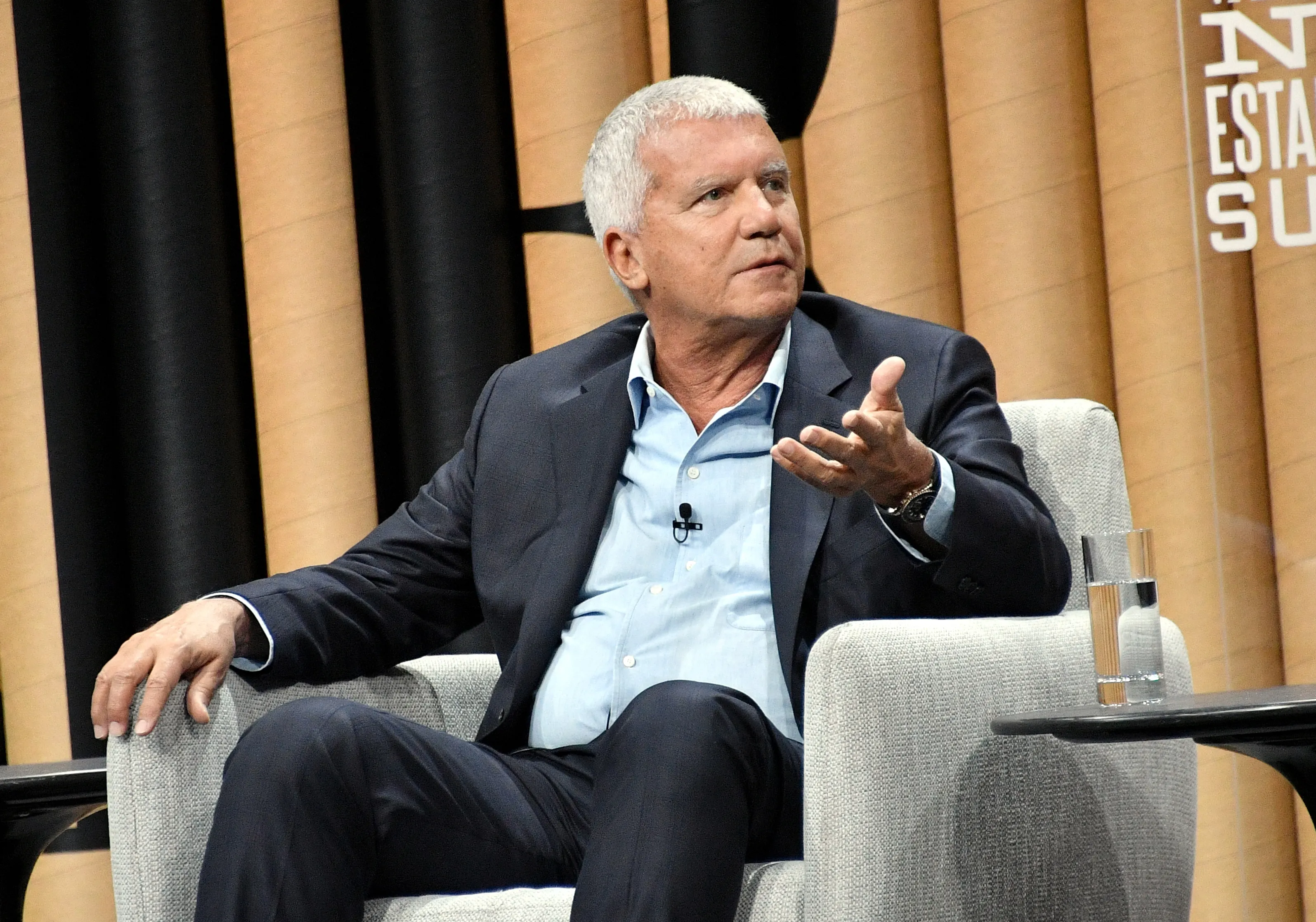 Larry Gagosian recalled some of his rare failures to Elle Decor.