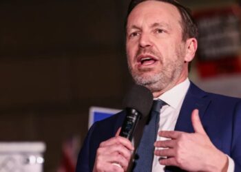 How one Democratic senator is tackling Trump’s corruption