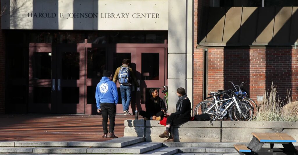 Why colleges are going out of business