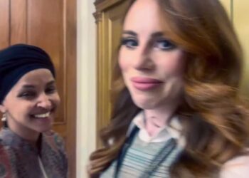 ‘Don’t want to tell you jack!’ Right-wing reporter gets vulgar retort from irked Dem