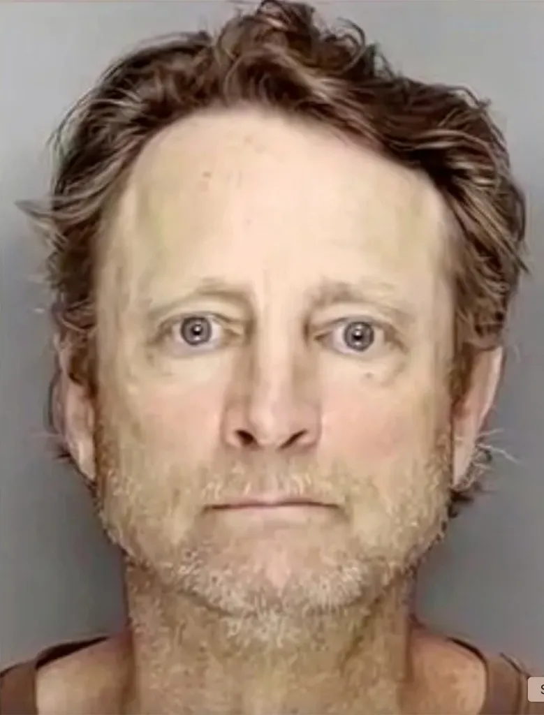 Kenneth Lee Harris was arrested and charged with identity theft fraud and residential mortgage fraud.