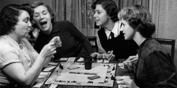 Why Making Friends as an Adult Is So Hard (and How to Find Your People)