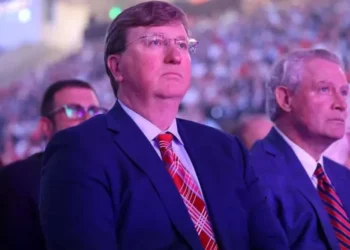 Defiant red state gov tees up collision with judge over redistricting move