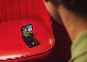 Motorola’s New Razr Folding Phones Command a Higher Price and Few Upgrades