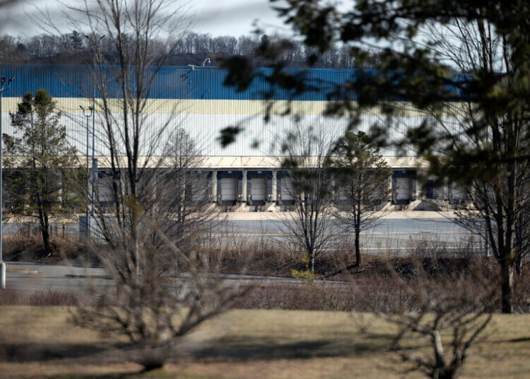 In a Deep Red Town, Locals Vent Over a Planned ICE Detention Center