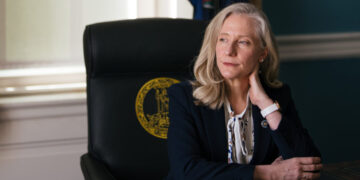 A Governor Who Stressed Pragmatism Is Hounded by Politics