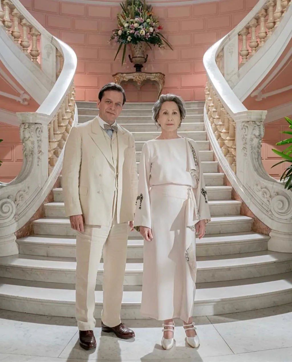 Nathalie Baye posing for a photo.