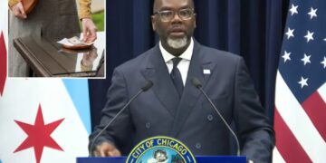 Chicago mayor links restaurant industry to ‘slavery’ as tipped wage fight intensifies