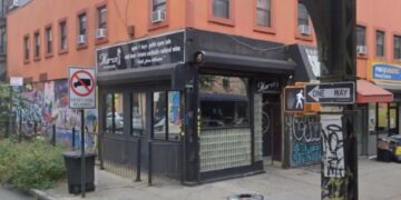 Man, 26, stabbed to death outside NYC bar after argument turns bloody: sources