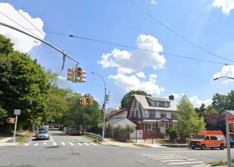 NYC driver who randomly attacked 5 strangers was working for Amazon during unhinged rampage