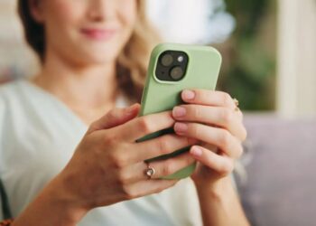 Dear Abby: I think my married friend is trying to steal my boyfriend