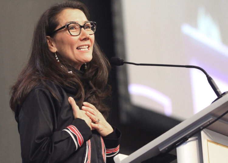 Peltola outraises Sullivan, lags in cash on hand