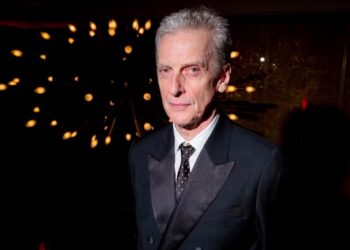 Peter Capaldi Calls Out ‘Doctor Who’ Fan Criticism of Whittaker, Gatwa: ‘People Take It So Seriously’