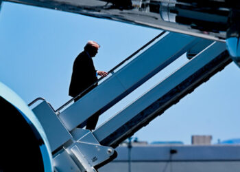 Republicans Brace for Brutal Midterms as Trump’s Popularity Slips