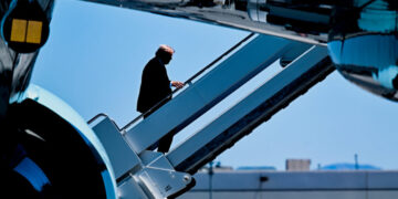 Republicans Brace for Brutal Midterms as Trump’s Popularity Slips