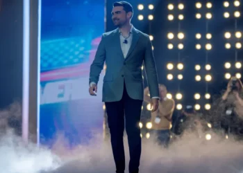 ‘Lunacy’: Firebrand conservative’s astonishing Trump admission floors analyst