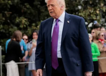 Trump’s grip on reality said to be ‘slipping fast’ as economy ‘wrecks’: ‘It’s happening’